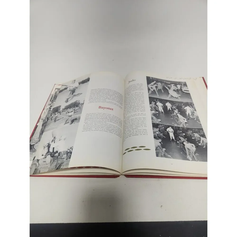 Vintage USMC Marine Corps Recruit Depot Parris Island Platoon 284 Yearbook